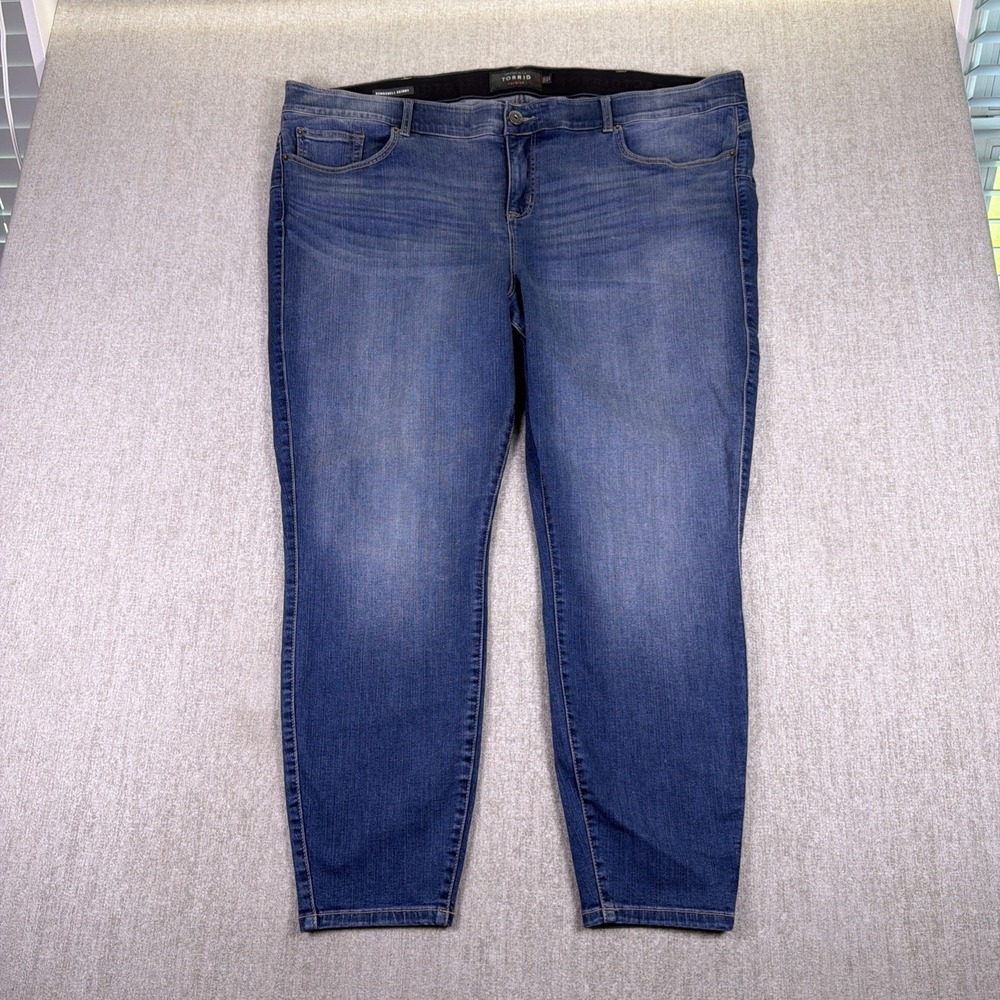 Torrid Premium High Rise Bombshell Skinny Jeans Womens Size 26R Medium Wash